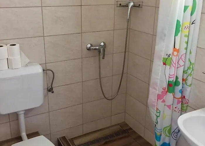 Amarillis 3* غيور