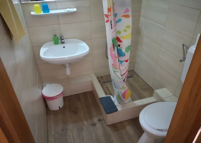 Amarillis 3* غيور