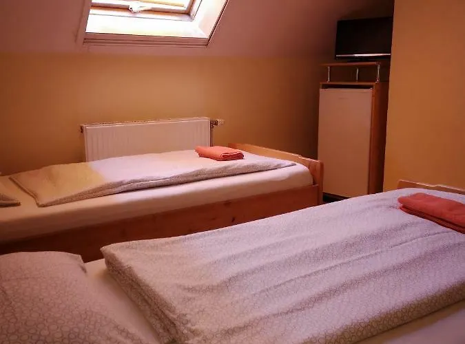 Amarillis فندق غيور